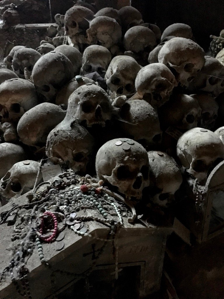 Cimitero delle Fontanelle di NapoliFontanelle Cemetery of Naples