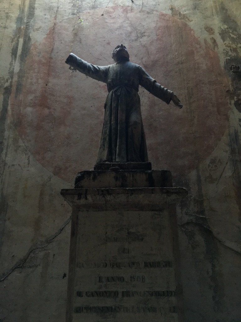 Cimitero delle Fontanelle di NapoliFontanelle Cemetery of Naples